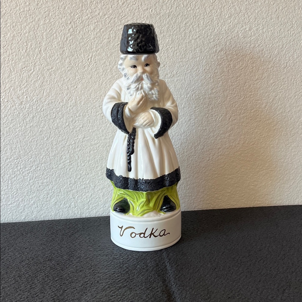 Vantage collectable Russian vodka bottle 11.5” tall